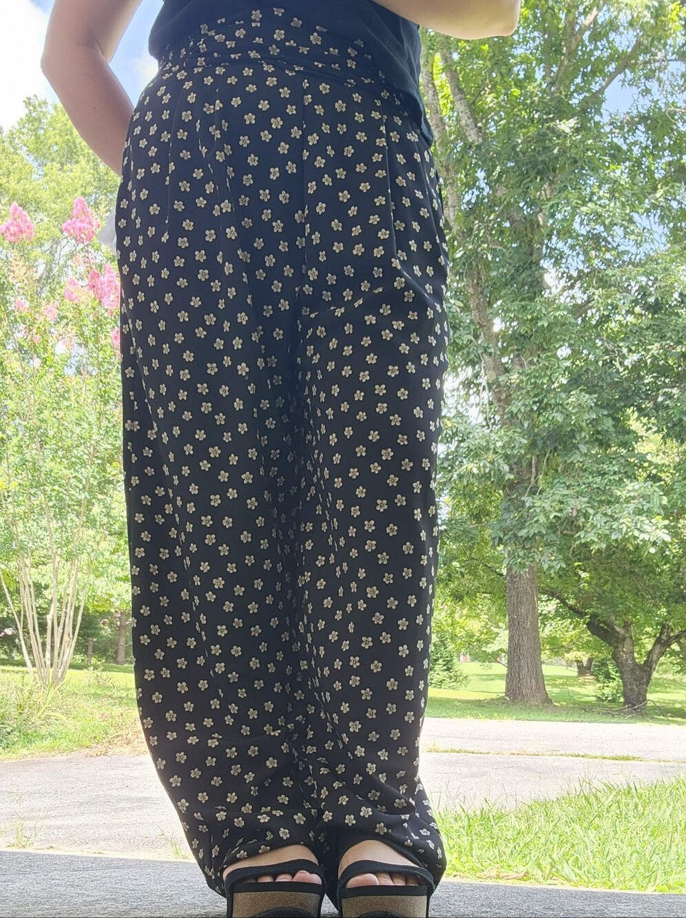 Vintage Villager Liz Claiborn Black Wide-Leg Pants with Cream Floral Print